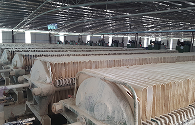 必須保持板框壓濾機(jī)的清潔延長(zhǎng)其使用壽命