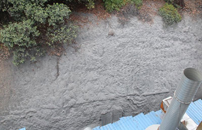 山頭披上“銀裝”？都是違法排污惹的禍！