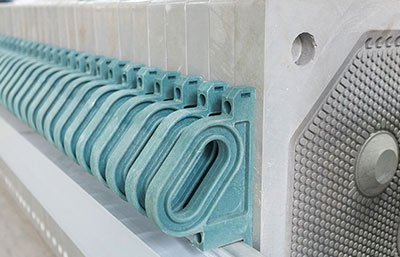 污泥廂式壓濾機濾布裁剪和安裝示意圖