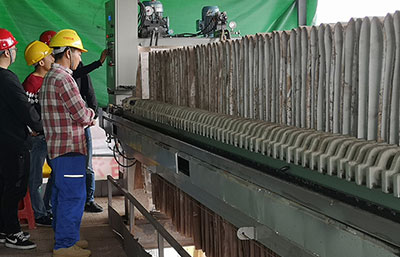 板框壓濾機(jī)在使用中應(yīng)注意的操作事項(xiàng)