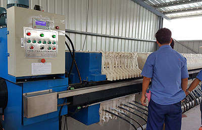 污泥壓濾機濾板出現跑料的原因