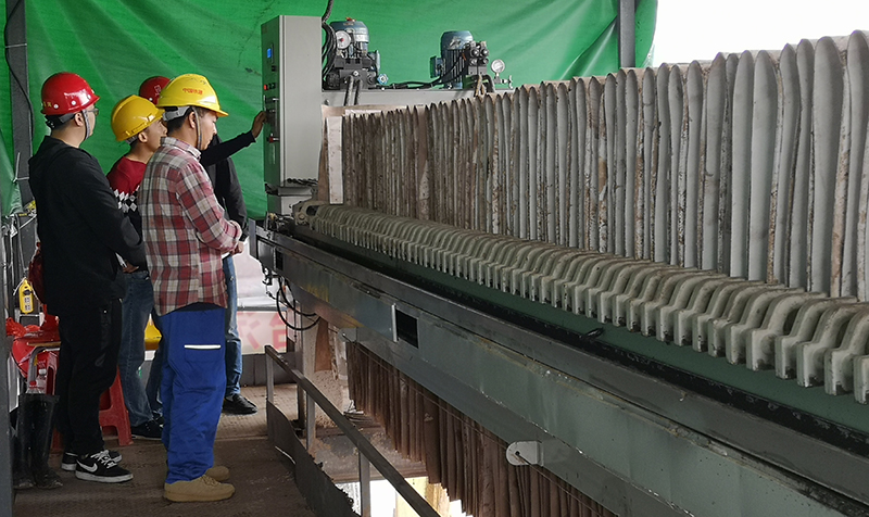 環(huán)保制砂生產(chǎn)線用廂式污泥壓濾機(jī)靠譜嗎?