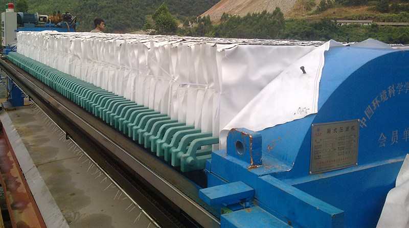 污泥壓濾機(jī)污泥脫水處理時注意事項(xiàng)